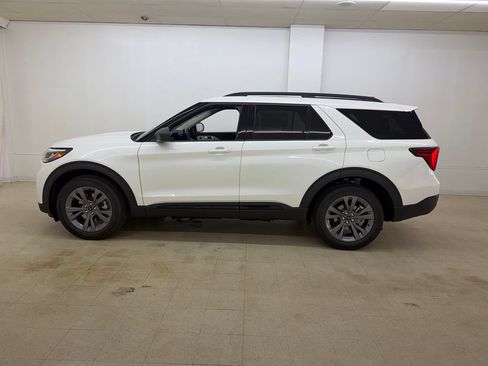 New 2026 Ford Explorer Active w/ Active Comfort Package AWD/4WD image 2