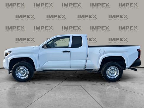Used 2025 Toyota Tacoma SR image 2