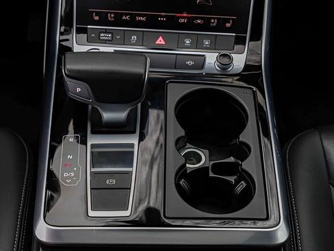 Used 2019 Audi Q8 Premium Plus w/ Premium Plus image 13