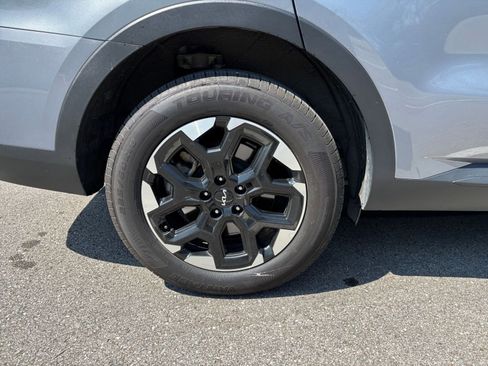 Used 2024 Kia Sorento S image 33