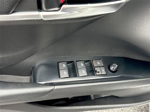 Used 2020 Toyota Camry LE image 13