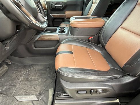 Used 2021 Chevrolet Silverado 1500 High Country w/ Technology Package image 13