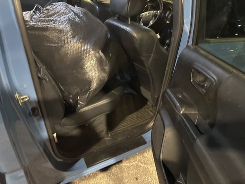 Used 2019 Toyota Tacoma TRD Off-Road image 13