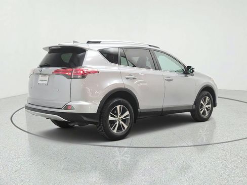 Used 2016 Toyota RAV4 XLE FWD image 5
