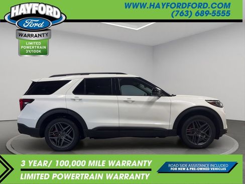 Used 2025 Ford Explorer ST-Line w/ ST-Line Street Pack AWD/4WD image 8