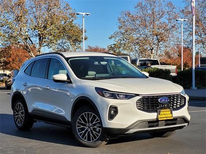 New 2025 Ford Escape SE w/ PHEV Premium Package