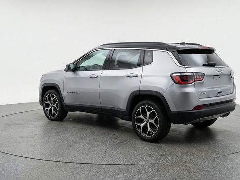 Used 2025 Jeep Compass Limited image 6