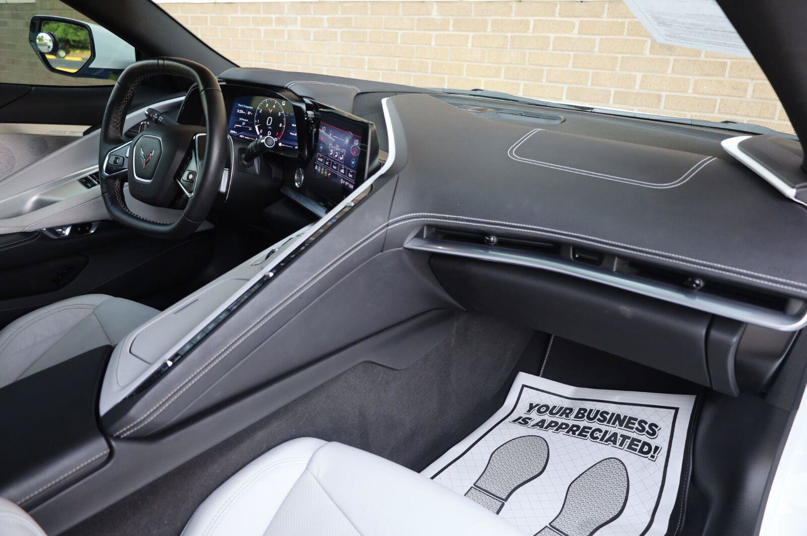 Used 2021 Chevrolet Corvette Stingray Preferred Cpe w/ Z51 Performance Package RWD image 28