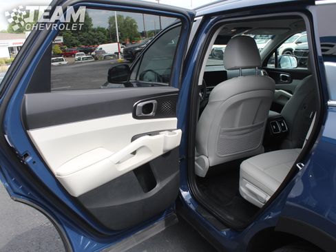 Used 2025 Kia Sorento EX FWD image 20