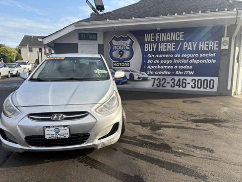 Used 2017 Hyundai Accent SE FWD image 1
