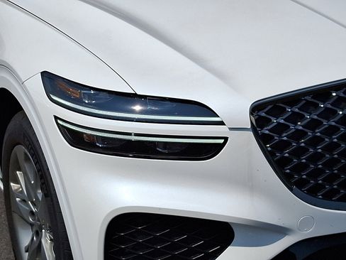 Used 2025 Genesis GV70 3.5T Sport image 9