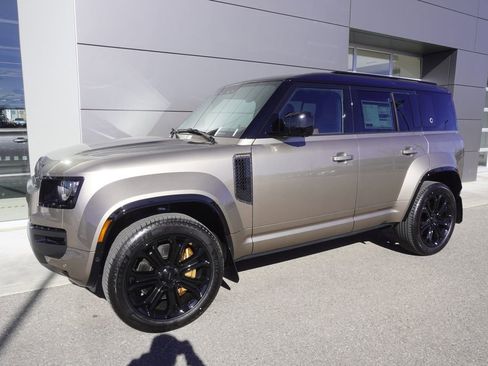 New 2026 Land Rover Defender 110 OCTA image 3