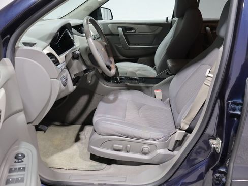 Used 2017 Chevrolet Traverse LT w/ Traveler's Package AWD/4WD image 10
