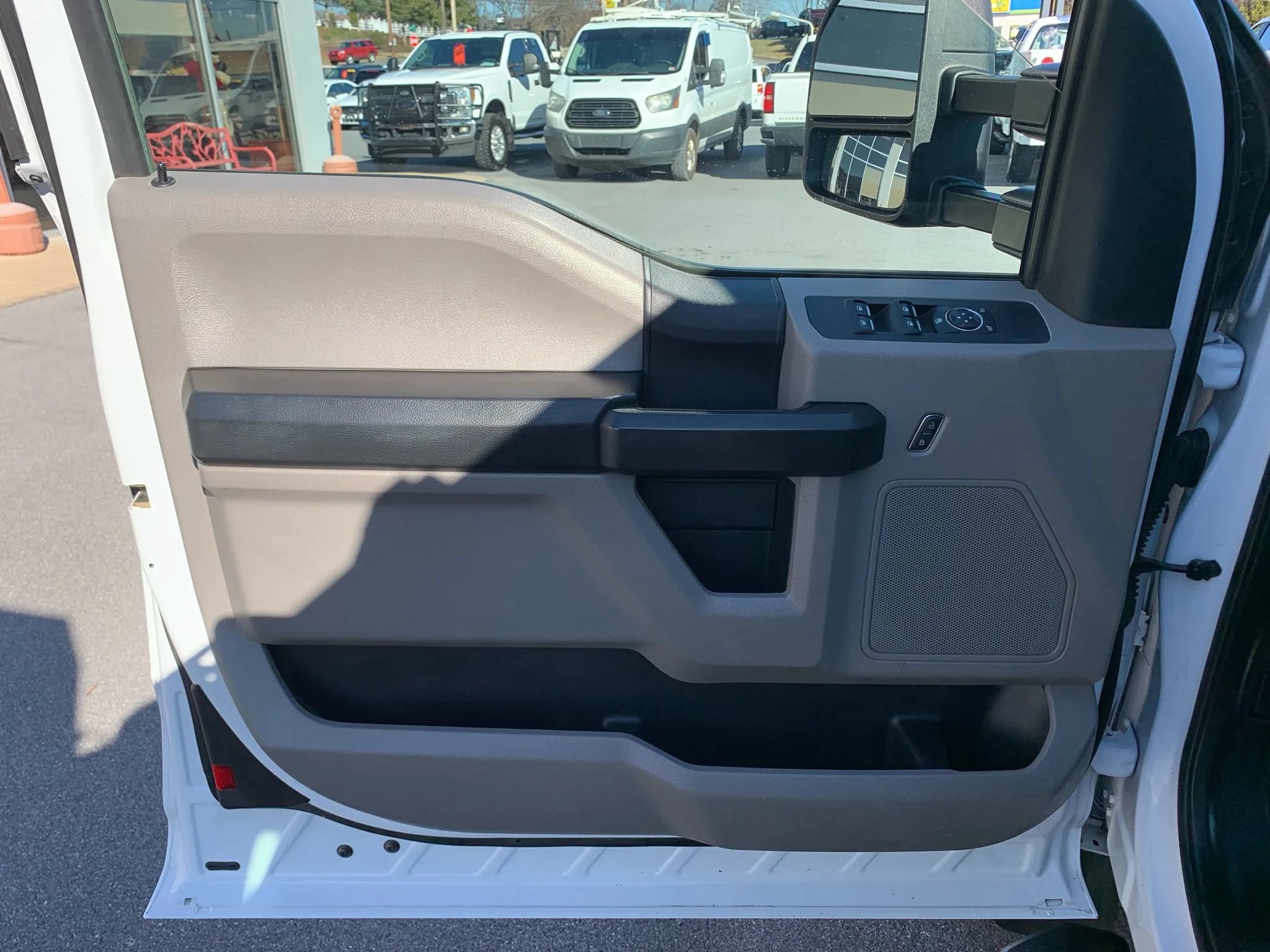 Used 2019 Ford F550 2WD SuperCab Super Duty image 9