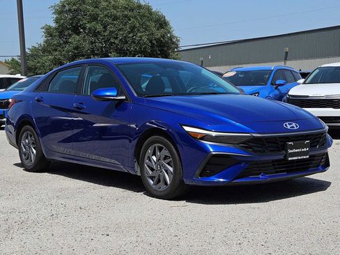 Used 2024 Hyundai Elantra SEL FWD image 8