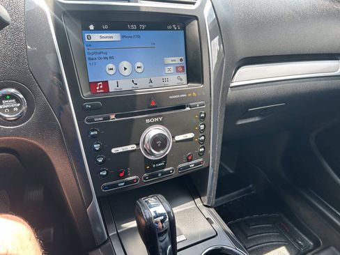 Used 2018 Ford Explorer Sport w/ Ford Safe & Smart Package AWD/4WD image 18
