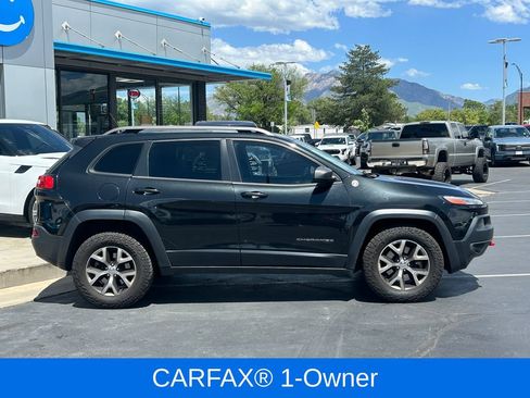 Used 2014 Jeep Cherokee Trailhawk w/ Leather Interior Group AWD/4WD image 2