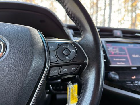 Used 2020 Toyota Camry SE image 21
