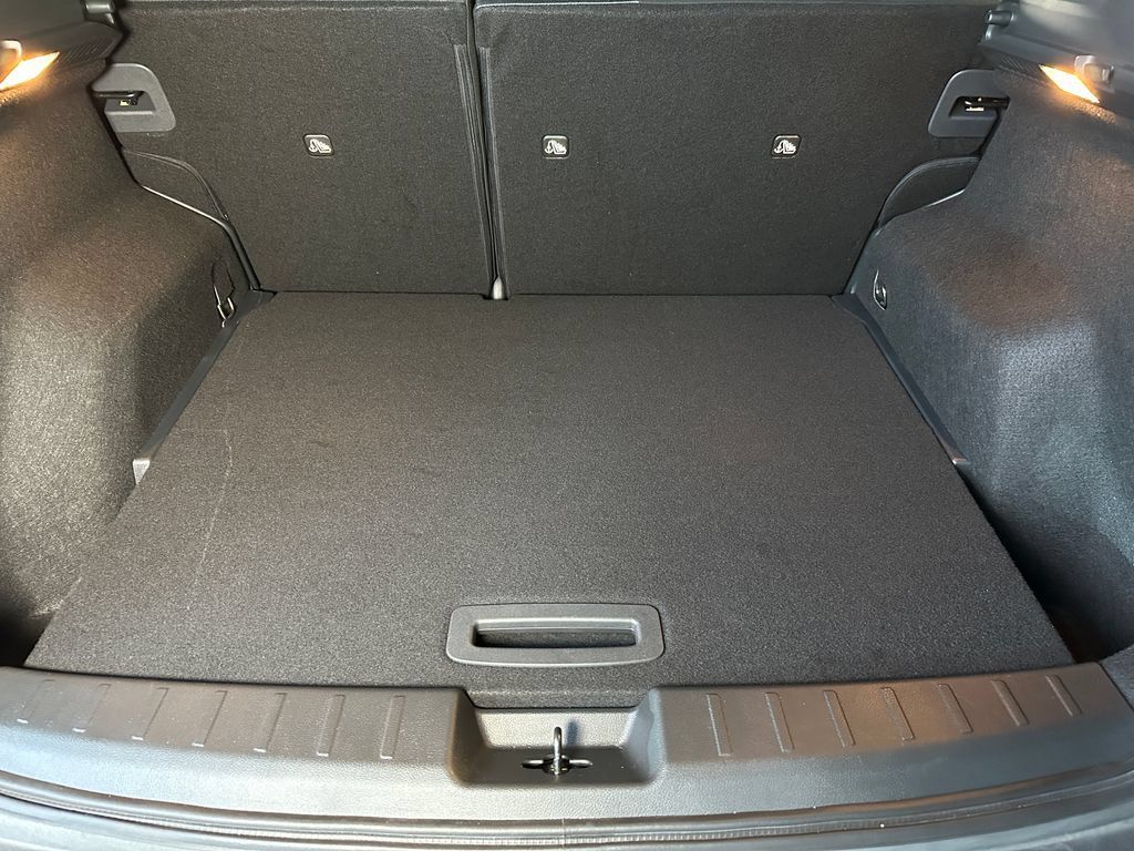 Used 2025 Nissan Kicks SV FWD image 22