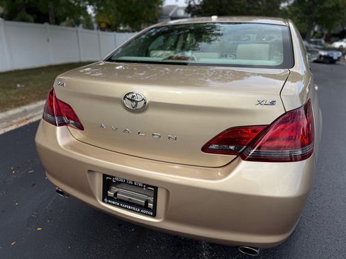 Used 2009 Toyota Avalon XLS image 38