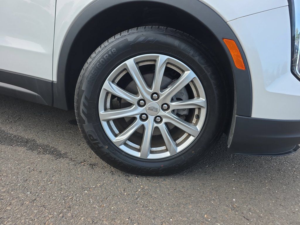 Used 2021 Cadillac XT4 Luxury w/ Cold Weather Package AWD/4WD image 10