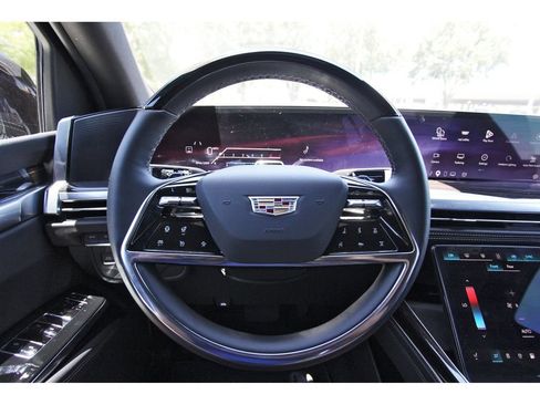 Used 2026 Cadillac Escalade Luxury AWD/4WD image 15
