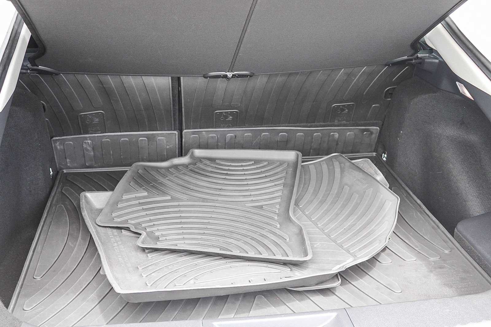 Used 2024 Toyota Prius XLE FWD image 25