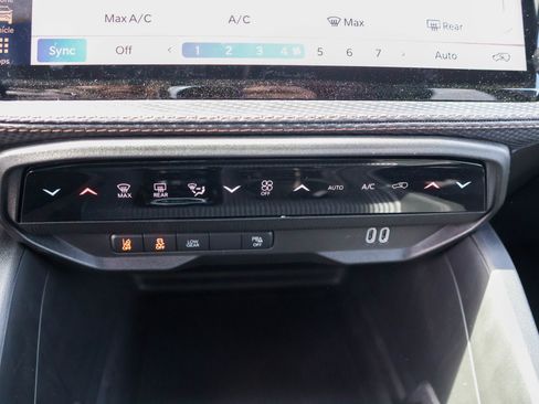 New 2026 Jeep Cherokee Overland image 25