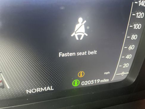 Used 2025 Honda Pilot Black Edition image 8