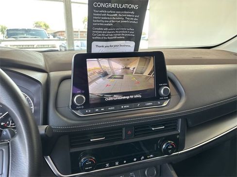 Used 2023 Nissan Rogue SV image 25