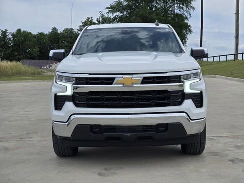 Used 2024 Chevrolet Silverado 1500 LT AWD/4WD image 3