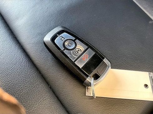 Used 2025 Ford Bronco Outer Banks image 10