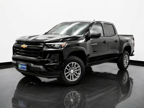Used 2026 Chevrolet Colorado LT w/ LT Convenience Package AWD/4WD image 1