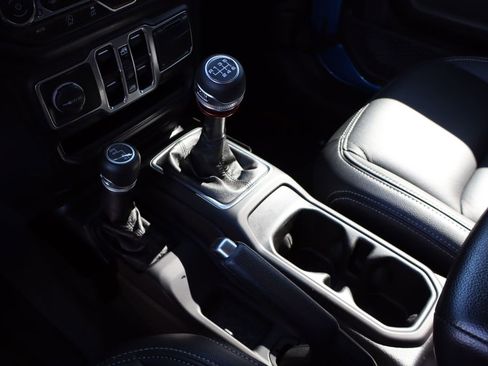 Used 2022 Jeep Gladiator Sport image 28