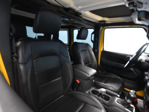 Used 2020 Jeep Wrangler Unlimited Sahara AWD/4WD image 24