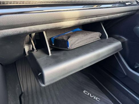 Used 2024 Honda Civic EX-L image 34