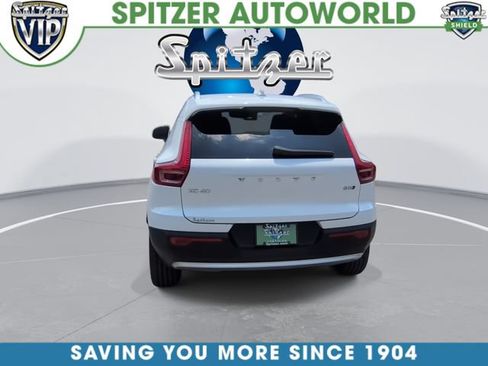 Used 2024 Volvo XC40 B5 Core AWD/4WD image 8