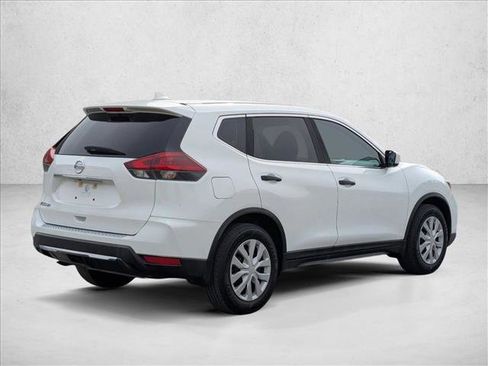 Used 2018 Nissan Rogue S image 5