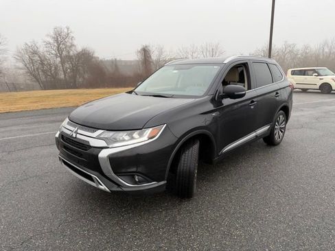 Used 2019 Mitsubishi Outlander GT image 3