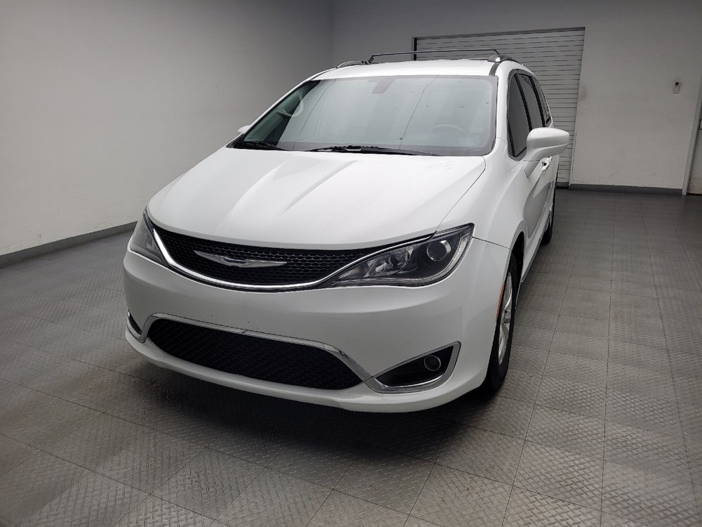 Used 2018 Chrysler Pacifica Touring-L FWD image 15