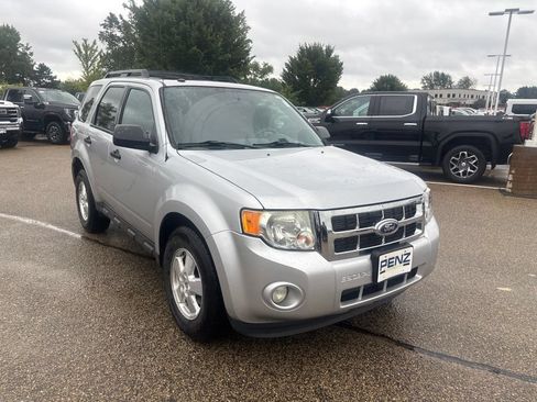 Used 2012 Ford Escape XLT FWD image 3
