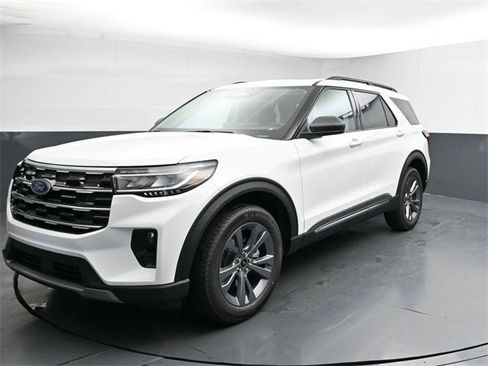 New 2025 Ford Explorer Active w/ Active Comfort Package image 7