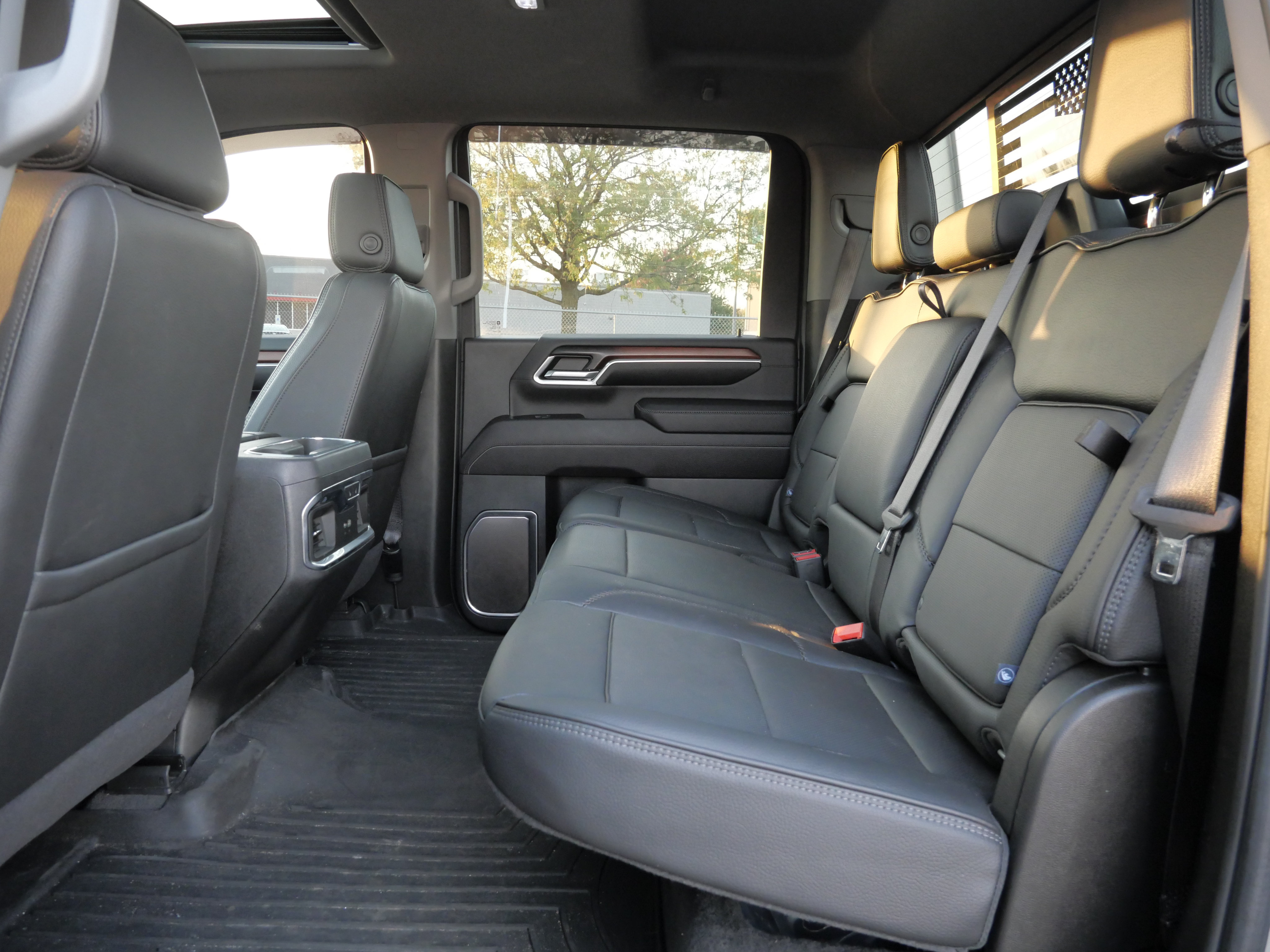 Used 2025 GMC Sierra 2500 Denali w/ Denali Reserve Package AWD/4WD image 24