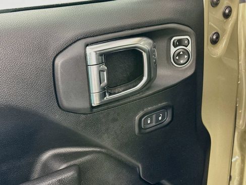 Certified 2025 Jeep Wrangler Sport AWD/4WD image 27