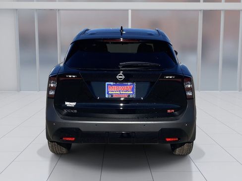 New 2026 Nissan Kicks SR FWD image 5