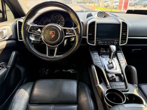 Used 2018 Porsche Cayenne Platinum Edition image 10