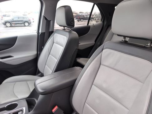 Used 2018 Chevrolet Equinox Premier image 16
