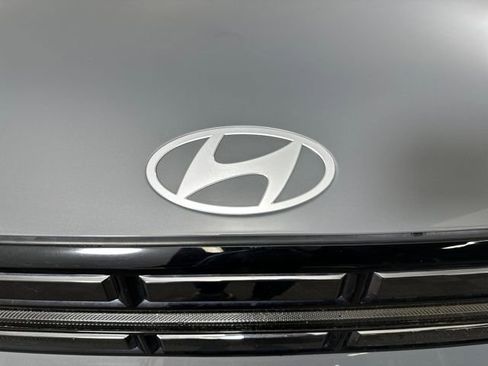 Used 2024 Hyundai Santa Fe Limited image 9