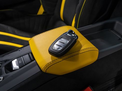 Used 2022 Lamborghini Huracan STO RWD image 74