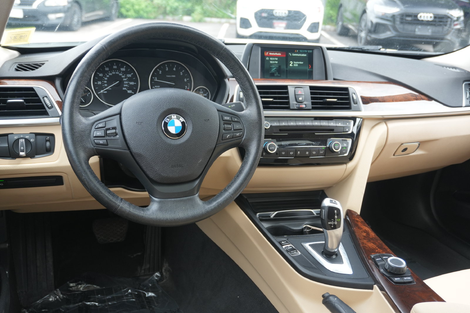 Used 2018 BMW 320i xDrive Sedan w/ Convenience Package AWD/4WD image 24